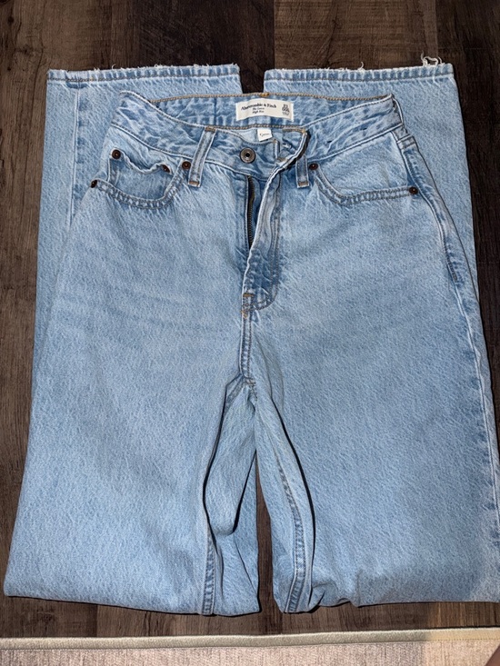 Abercrombie & Fitch Denim - Abercrombie Relaxed Straight Jeans - Abercrombie & Fitch